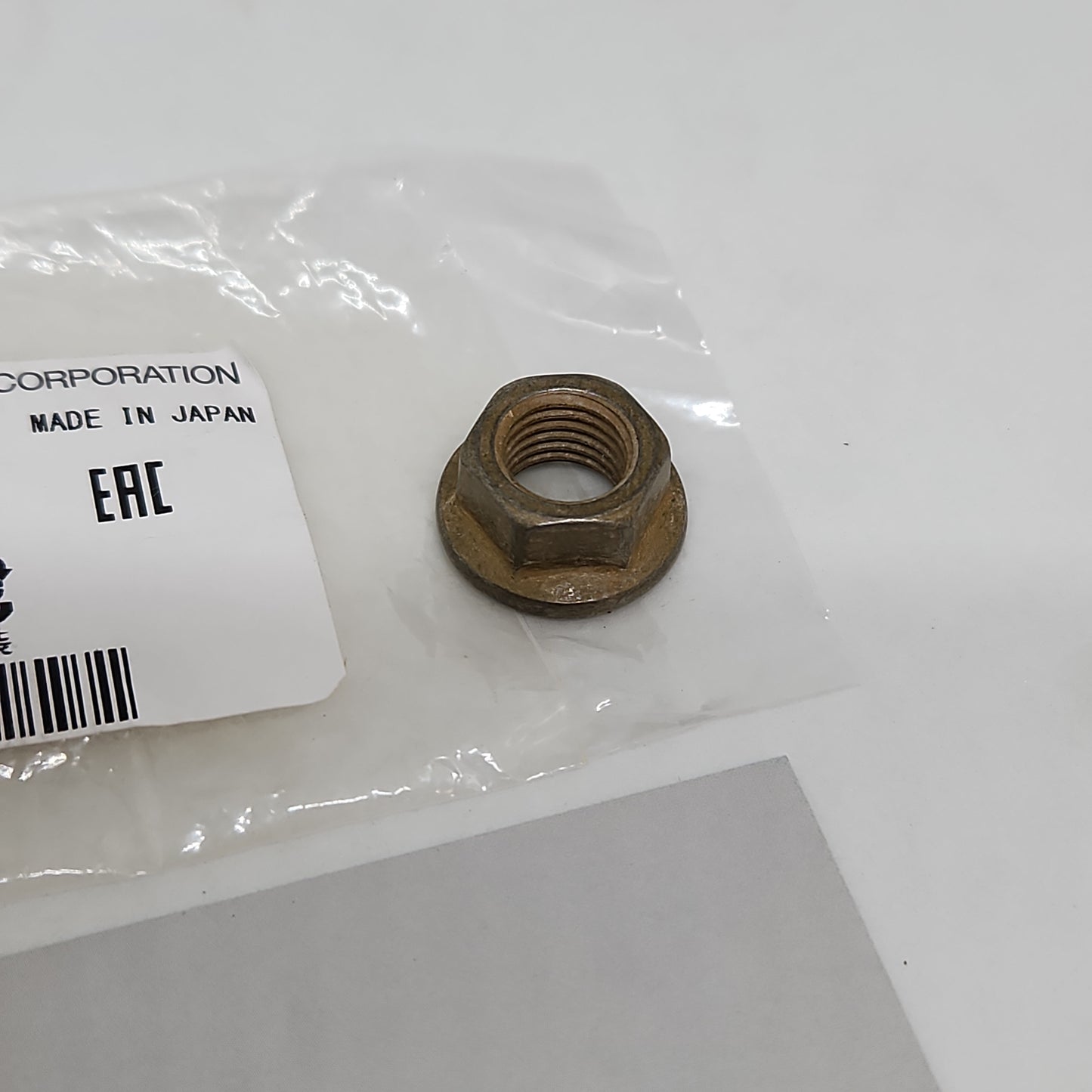 Genuine Converter and Pipe Nut 902370010